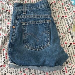 550 Levi’s shorts